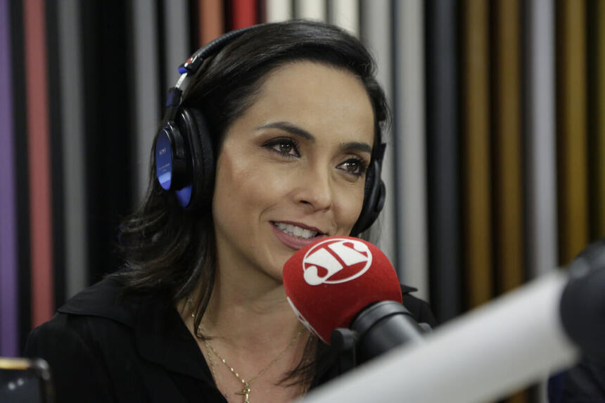 Izabella Camargo ganha processo movido pela Globo contra ela