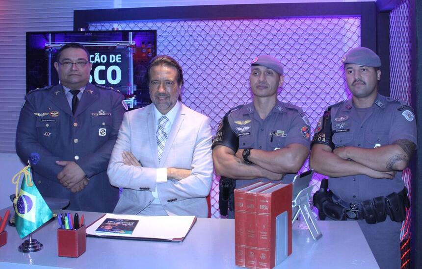 Tenente Fernando, Jorge Lordello, PM Leão e PM Lopes em evento que comemorou 500 episódios do Operação de Risco na RedeTV!