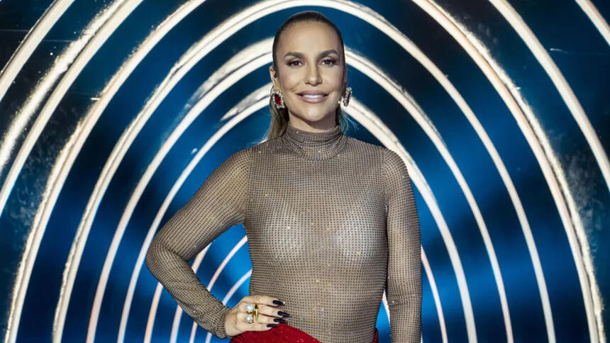 Ivete Sangalo no palco do The Masked Singer Brasil