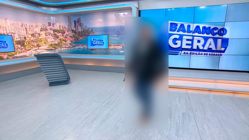 Apresentador da Record TV na Bahia, suspeito de golpe do pix, no estúdio do Balanço Geral BA