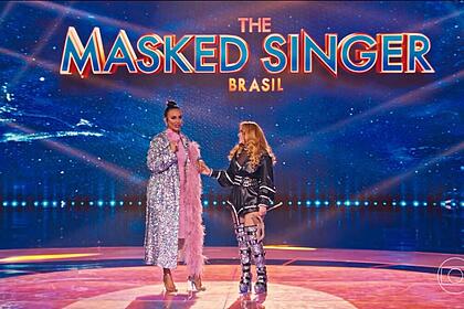 Ivete Sangalo e Joelma no palco do The Masked Singer Brasil