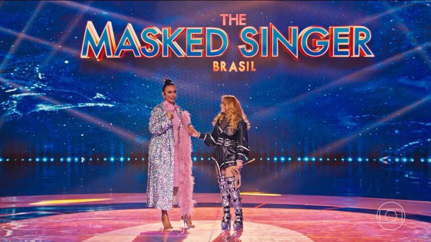 Ivete Sangalo e Joelma no palco do The Masked Singer Brasil