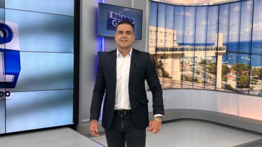 Marcelo Castro no cenário do Balanço Geral BA na Record TV Itapoan