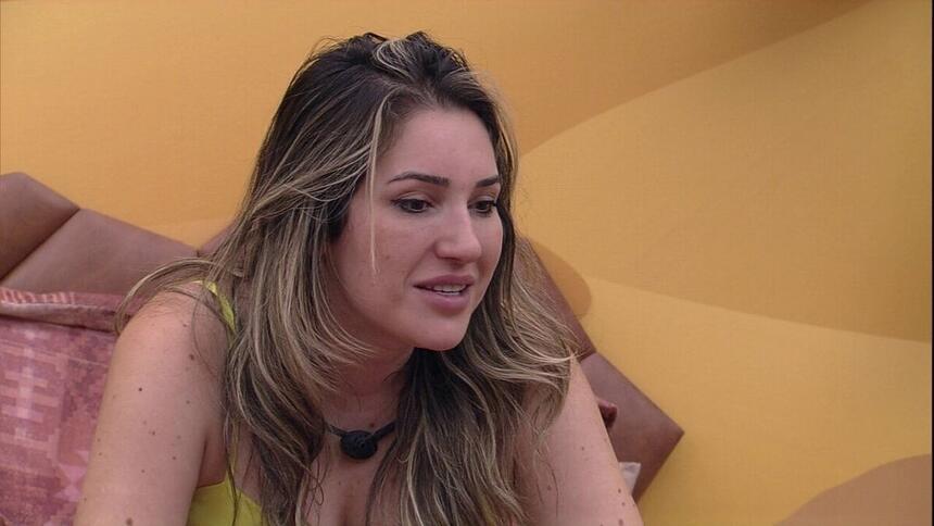 Amanda no quarto deserto do BBB 23