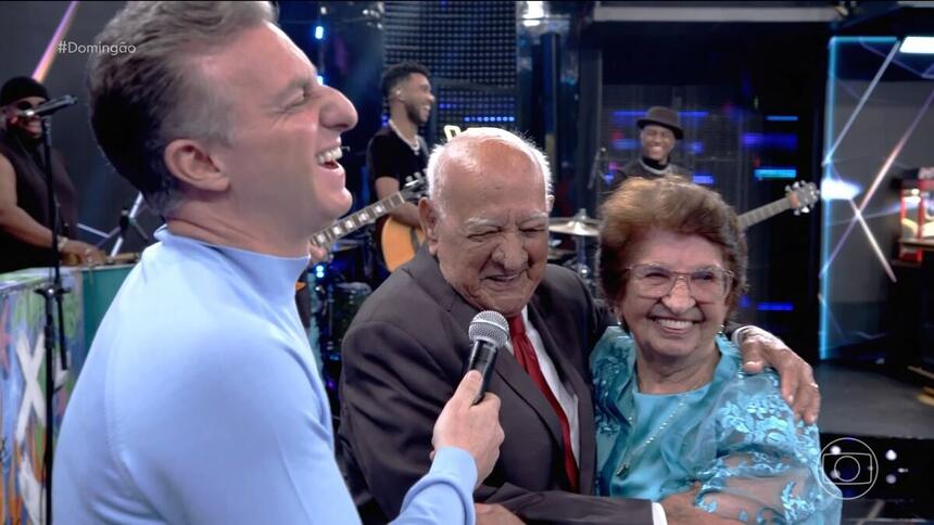 Casal de idosos roubou a cena com dança no Domingão com Huck