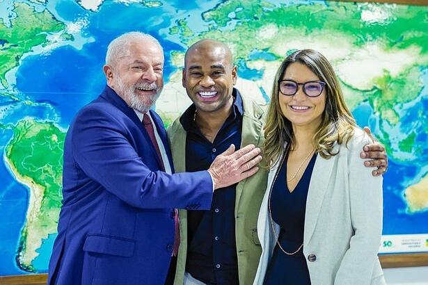 Cezar Black com Lula e Janja durante encontro no Palácio do Planalto