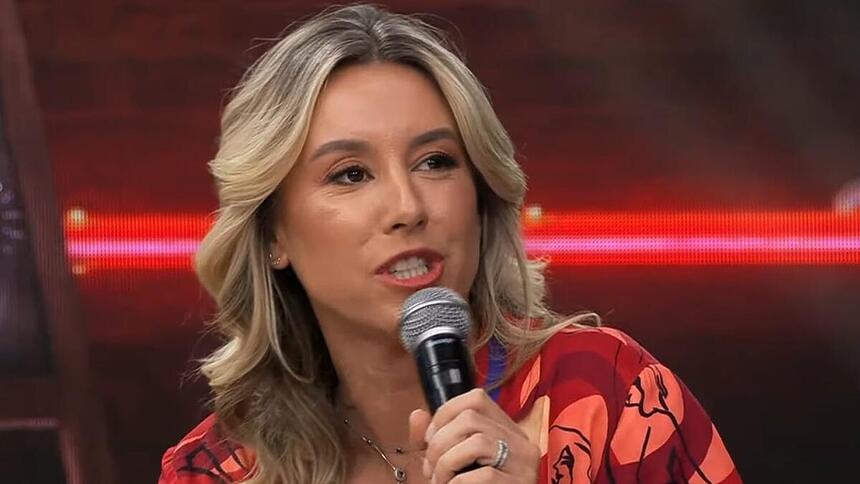 Cris Dias participando do programa Faustão na Band