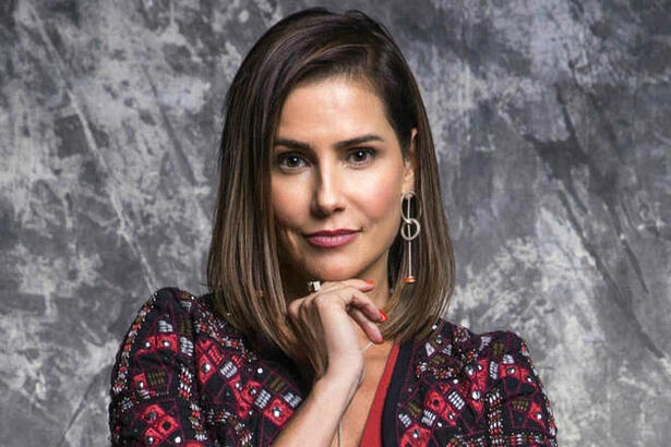 Deborah Secco estará no remake de Elas por Elas