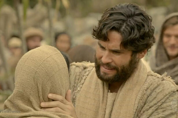 Dudu Azevedo em trecho da novela Jesus, reprisada pela Record TV