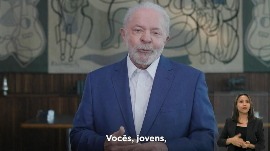 Lula fez pronunciamento oficial neste domingo (30)