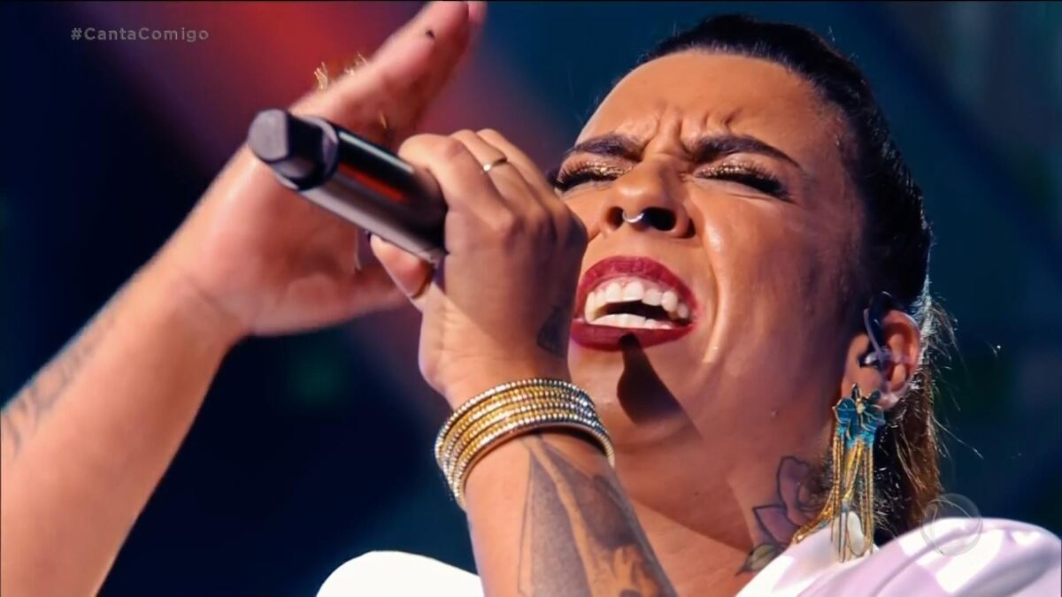 Thais Losso se apresenta no Cana Comigo 5