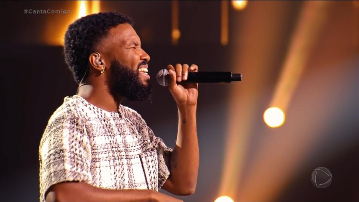 Daniel Cruz canta 'Lately' no palco do Canta Comigo 5