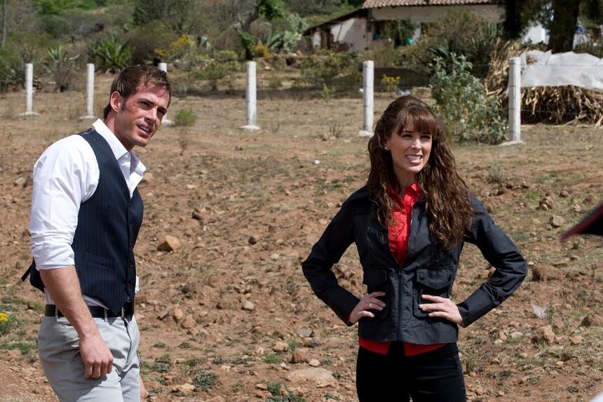 William Levy e Jacqueline Bracamontes em cena de Sortilégio, que volta ao ar no SBT