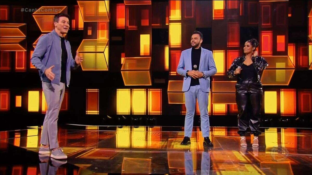 Rodrigo Faro apresenta os semifinalistas do Canta Comigo 5 Raphael Viana e Jullyana Netto