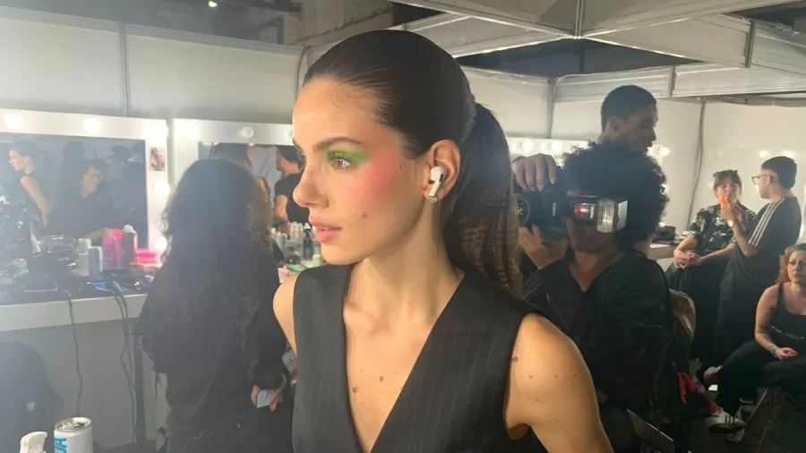 Camila Queiroz falou sobre Verdades Secretas 3 na 55ª edição da SPFW