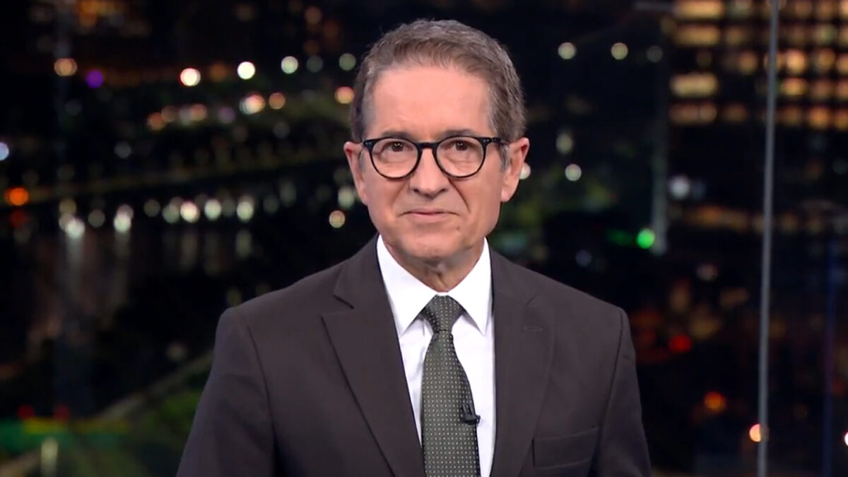 Carlos Tramontina em foto posada no estúdio do SP, na Globo