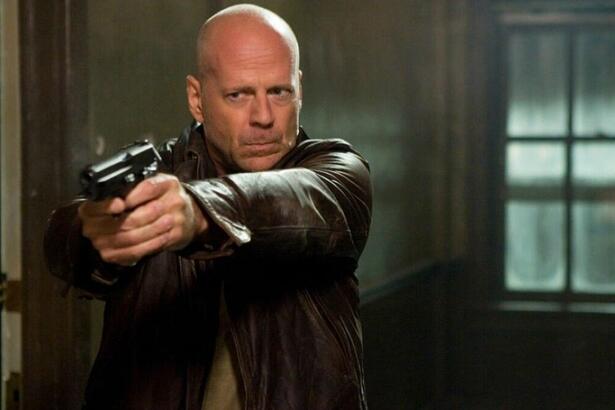 Bruce Willis em trecho do filme Desejo De Matar, exibido pela TV Globo no Domingo Maior