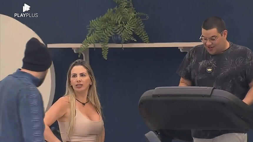 Faby Monarca, Bruno Tálamo e Erick Ricarte na área da academia do A Grande Conquista