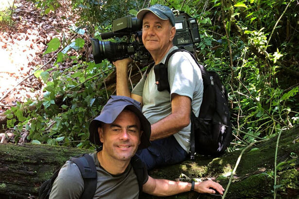 Repórter Paulo Gonçalves, na Serra do Itaqueri em trecho do Globo Repórter