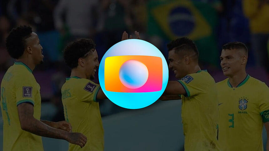 Montagem com o logo da Globo e por trás os jogadores da seleção brasileira dando as mãos