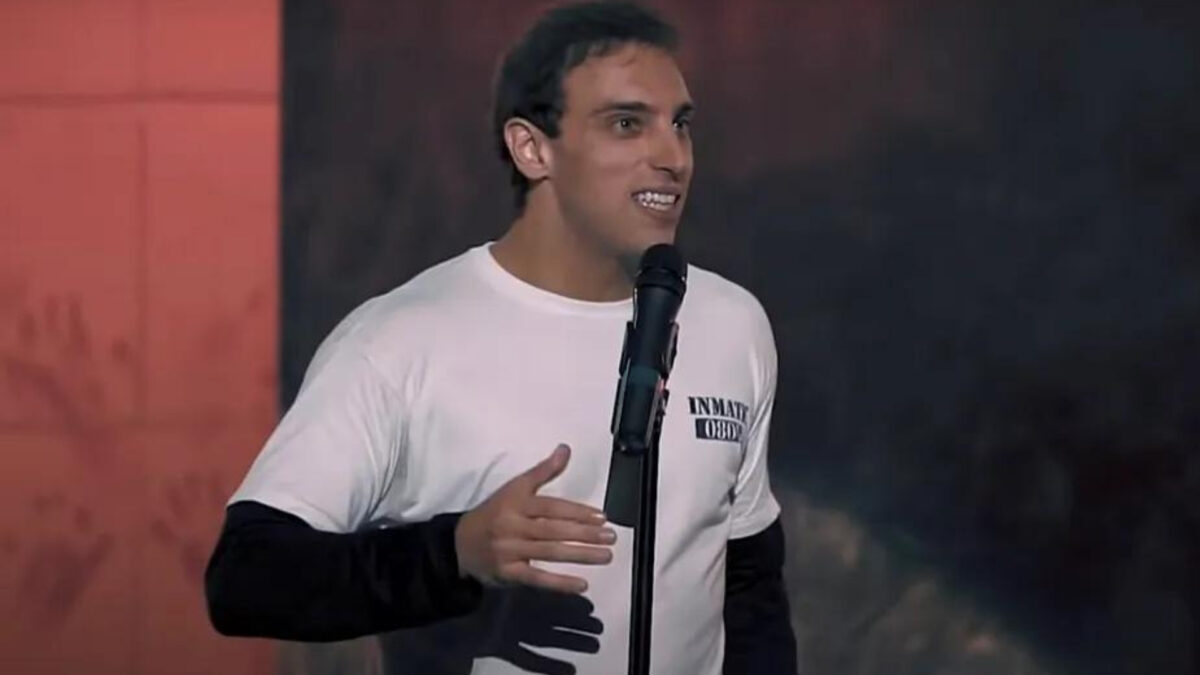 Leo Lins em trecho de um show publicado no YouTube