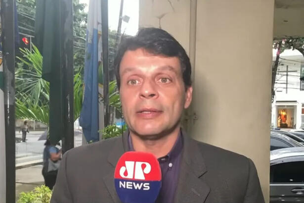 Rodrigo Viga em uma entrada ao vivo de um link na Jovem Pan News