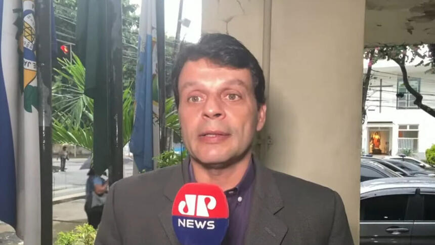 Rodrigo Viga em uma entrada ao vivo de um link na Jovem Pan News