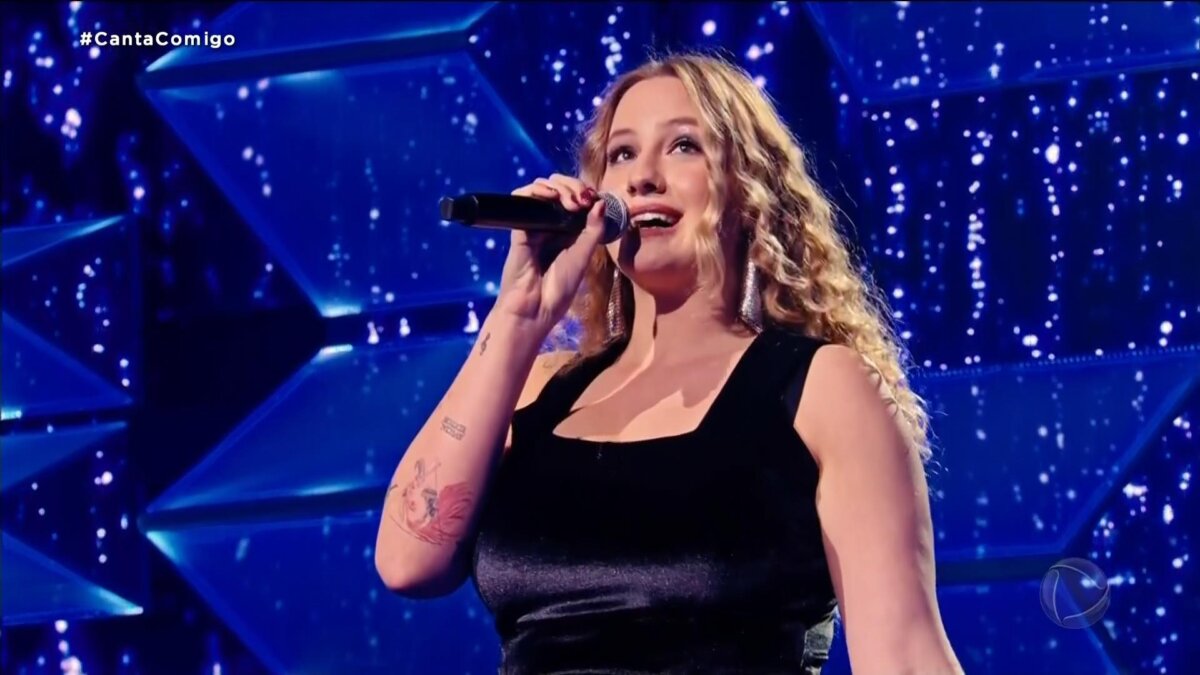 Karina Menasce surpreende jurados no palco do Canta Comigo 5