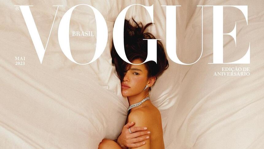 Bruna Marquezine aparece nua na capa da revista Vogue