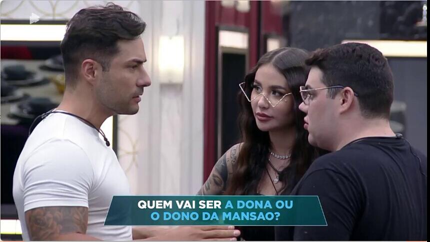 Bruno Camargo conversando com Victoria e Erick Ricarte na mansão do A Grande Conquista