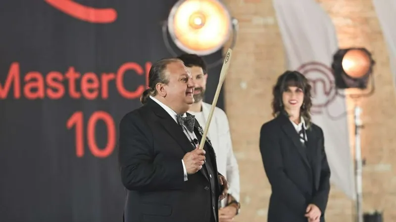 Cabelo de Erick Jacquin foi destaque na estreia do MasterChef Brasil 10