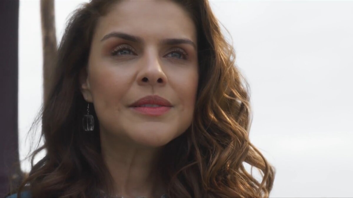 Paloma Bernardi em cena do segundo episódio da série Reis