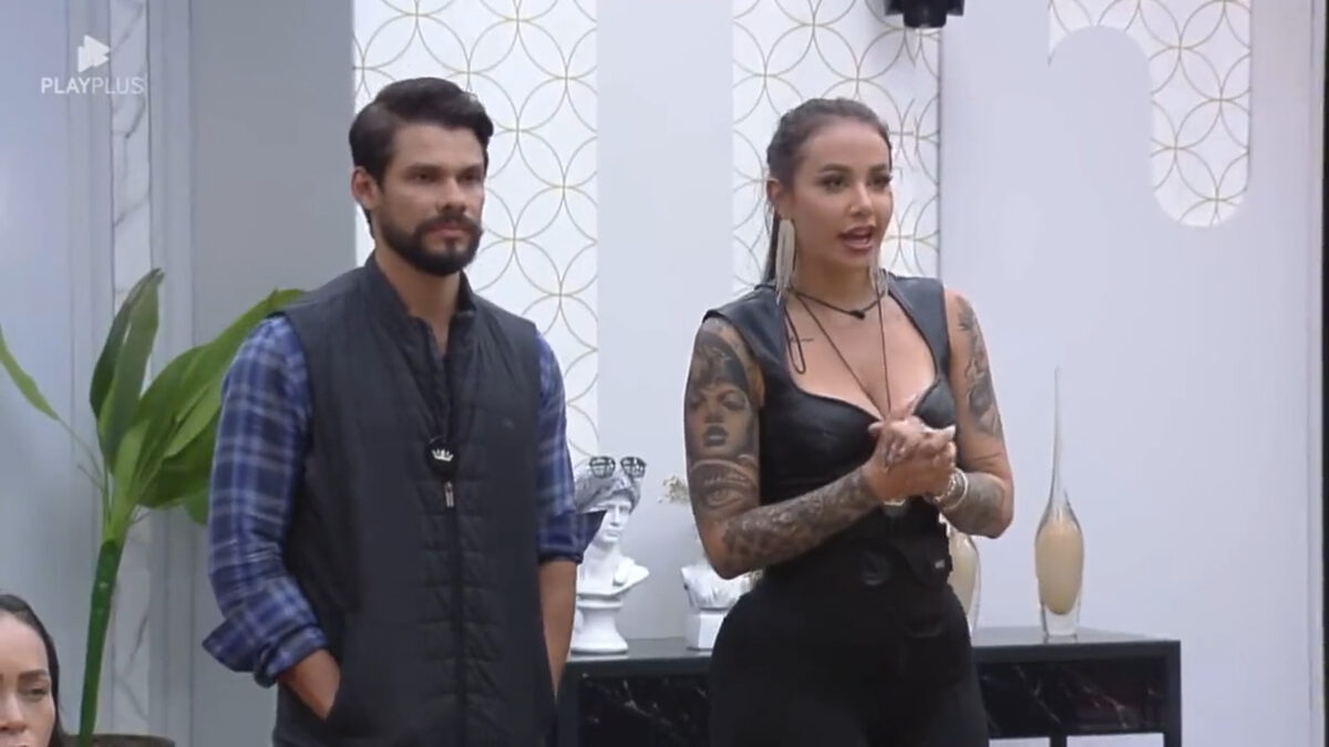 Victoria Macan e Alexandre Suita após serem definidos como Donos da Mansão no A Grande Conquista