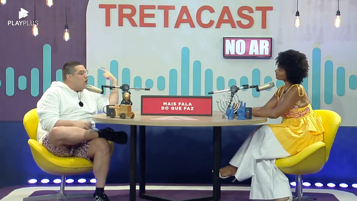Natália Deodato e Erick Ricarte durante a atividade de apontamento do 'tretacast' no A Grande Conquista