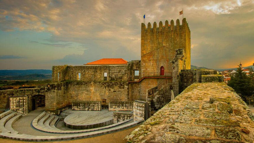 Trecho do Globo Repórter mostrando os castelos medievais de Belmonte, na Serra da Estrela, em Portugal