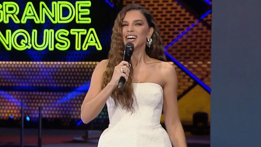 Mariana Rios no estúdio do A Grande Conquista