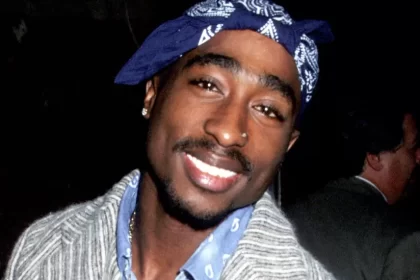 Tupac Shakur recebe estrela na Calçada da Fama