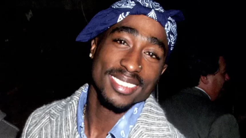 Tupac Shakur recebe estrela na Calçada da Fama
