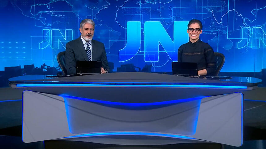 William Bonner e Renata Vasconcellos apresentando o Jornal Nacional desta sexta-feira, 24/06, antes de entrarem de férias