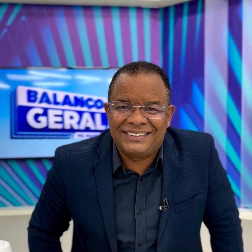 Evenilson Santana sorrindo no cenário do Balanço Geral PE Manhã