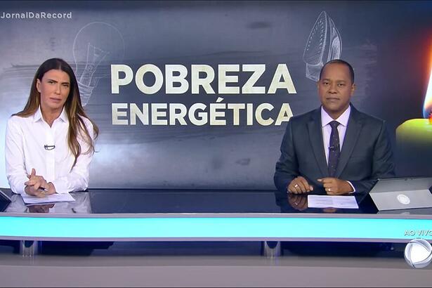 Janine Borba e Luiz Fara Monteiro apresentando a reportagem especial do Jornal da Record Pobreza Energética