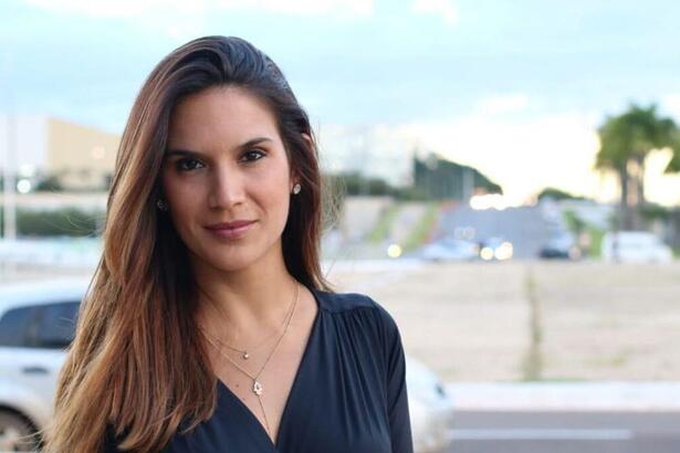 Renata Varandas em Brasília. Repórter estreia como apresentadora do Jornal da Record