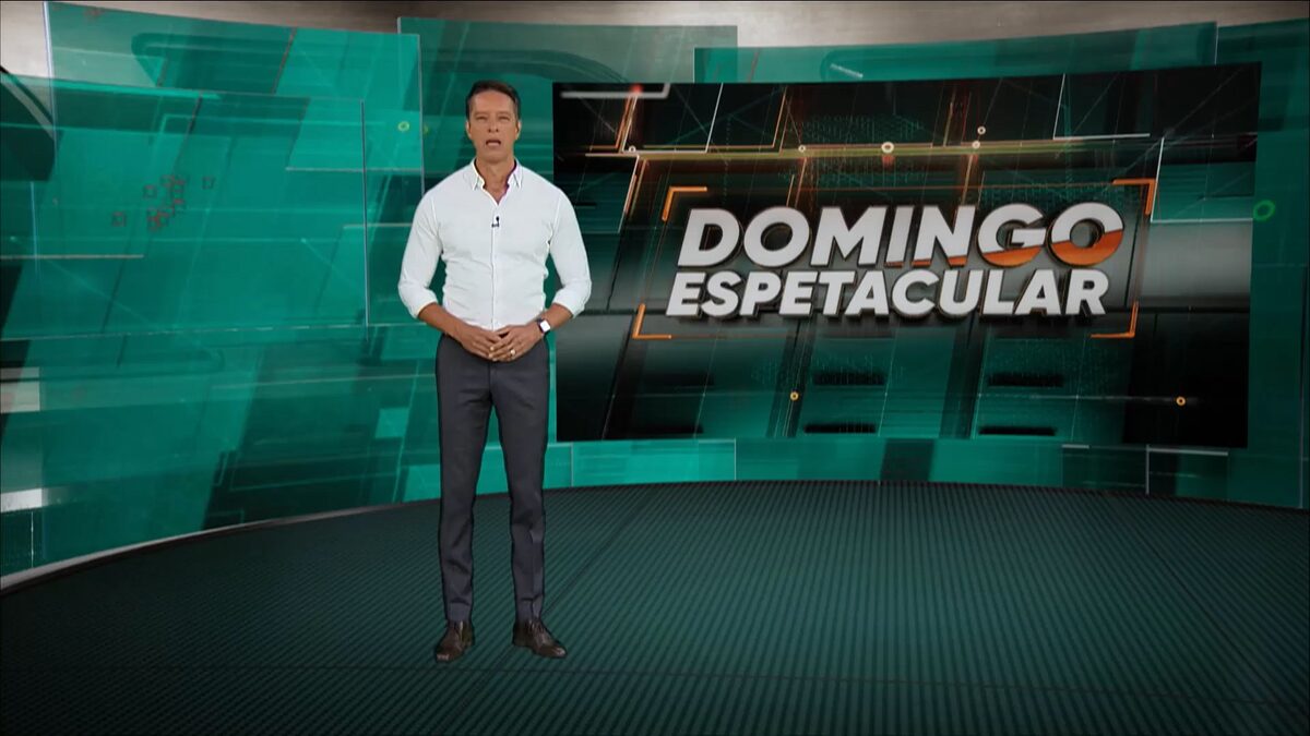 Sergio Aguiar no cenário do Domingo Espetacular