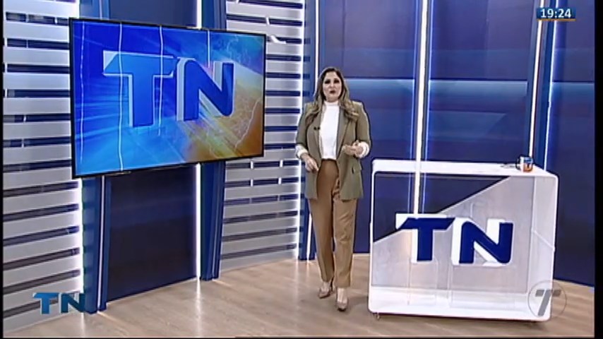 Isabela Vidal apresentando o Tribuna Notícias 2ª Edição na afiliada do SBT no Espírito Santo, a TV Tribuna