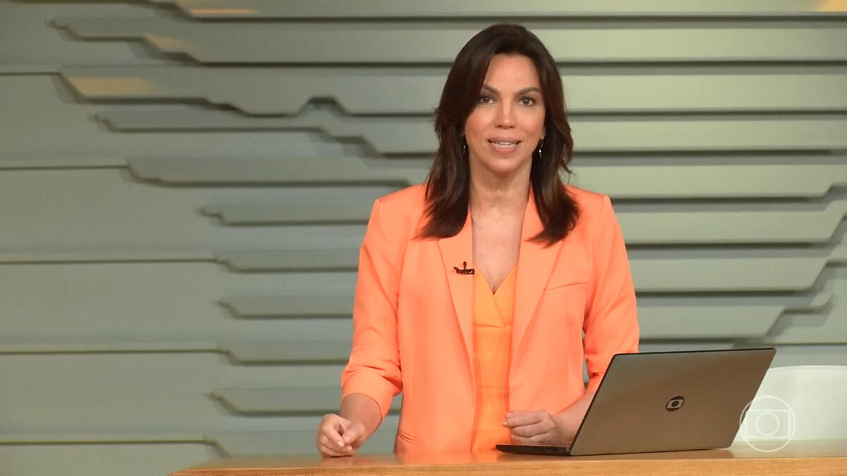 Ana Paula Araújo na bancada do Bom Dia Brasil