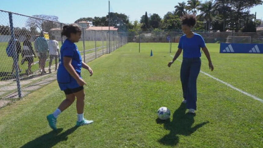 Denise Thomaz Bastos e Manu em trecho do Globo Repórter