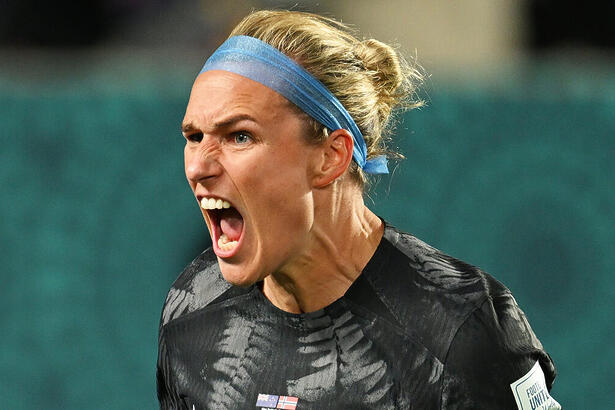 Hannah Wilkinson comemorando um gol pela Nova Zelândia na Copa do Mundo Feminina