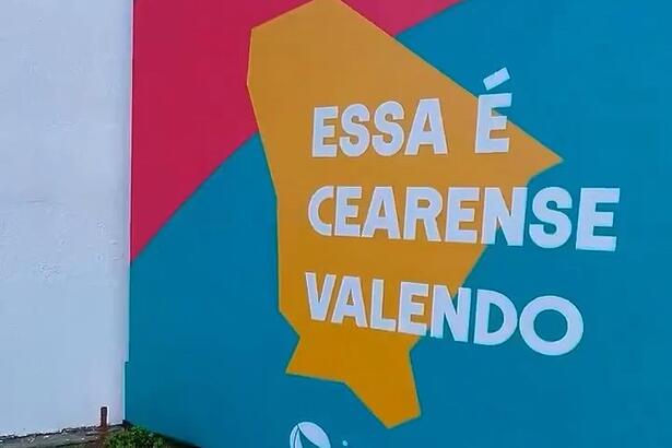 Entrada da sede da TV Jangadeiro com o novo logo