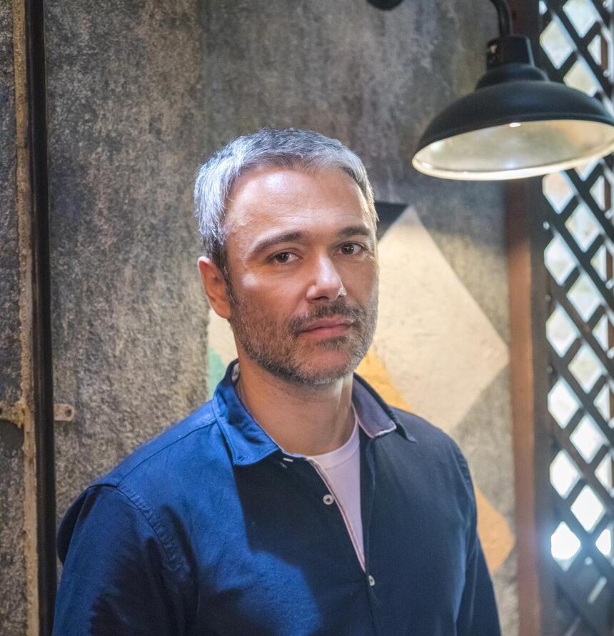 Angelo Paes Leme em gravação de novela da TV Globo