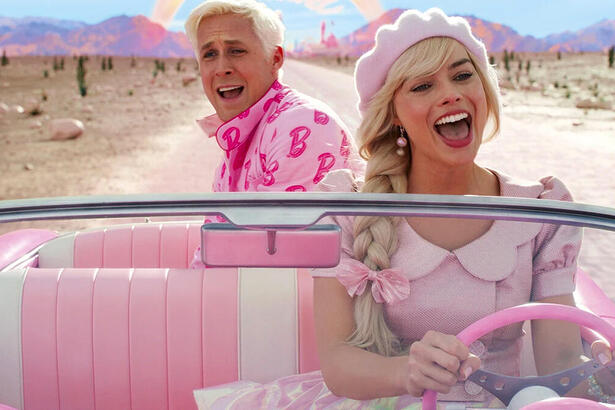 Margot Robbie e Ryan Gosling interpretam Barbie e Ken no filme de Greta Gerwig